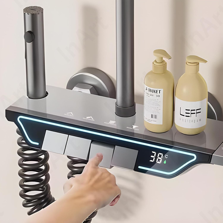دوش حمام هوشمند دیکالان با نمایشگر LED روشن در حال کار