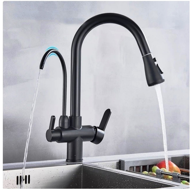 نصب شیر ظرفشویی تصفیه آب هوادیائو در آشپزخانه لوکس