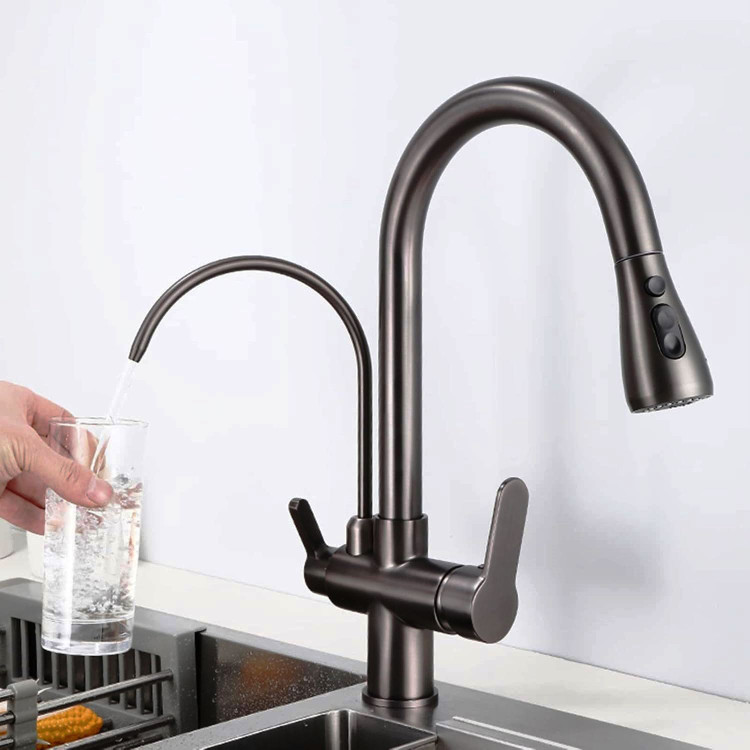 شیر آب با قابلیت چرخش ۳۶۰ درجه