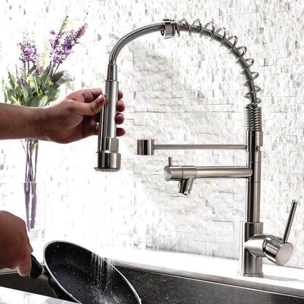 نمای نصب‌شده شیر D60 در سینک استیل مدرن
