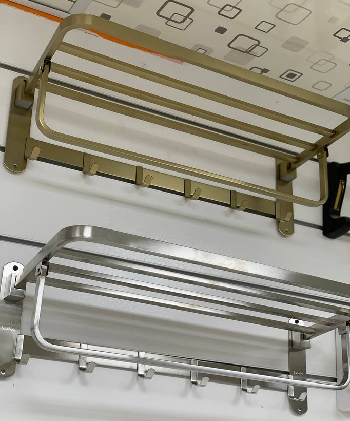 مقایسه رخت آویز تاشو با مدلهای ثابت