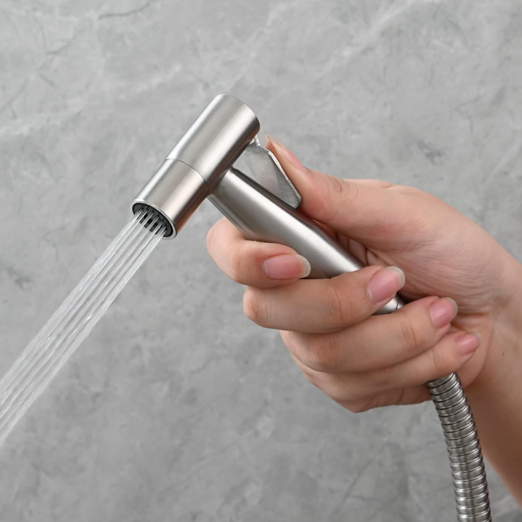 شستشوی کف حمام و سطوح با استفاده از多功能 بودن شطاف