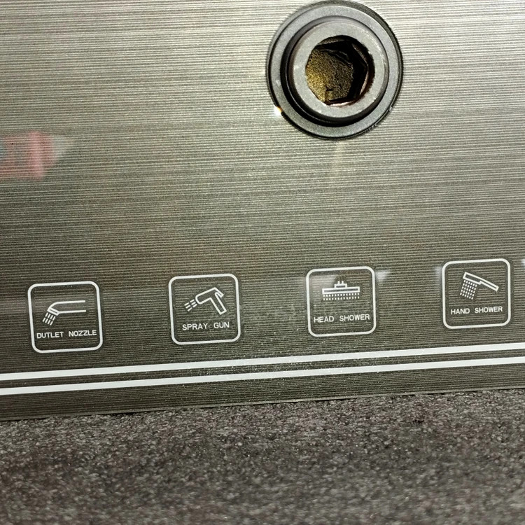 دوش پیانویی رنگ دودی مناسب حمام مدرن