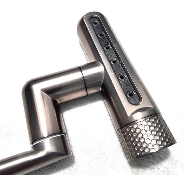 نمای نزدیک شیر روشویی دودی Huadiao با قابلیت چرخش کامل