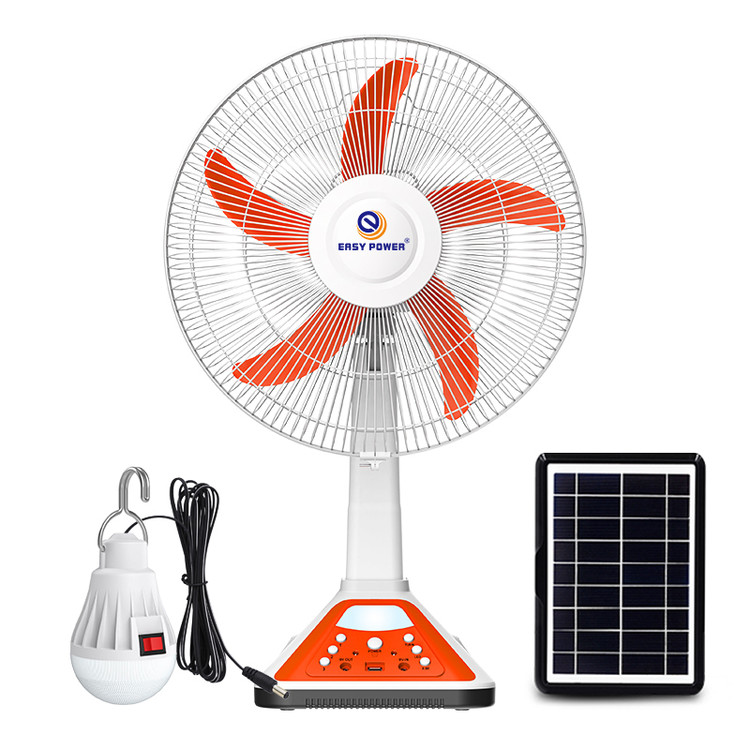 پنکه Easy Power در حال شارژ از طریق انرژی خورشیدی