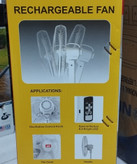 پنکه بدون سیم JEC در یک اتاق نشیمن مدرن - ایدهآل برای قطعی برق