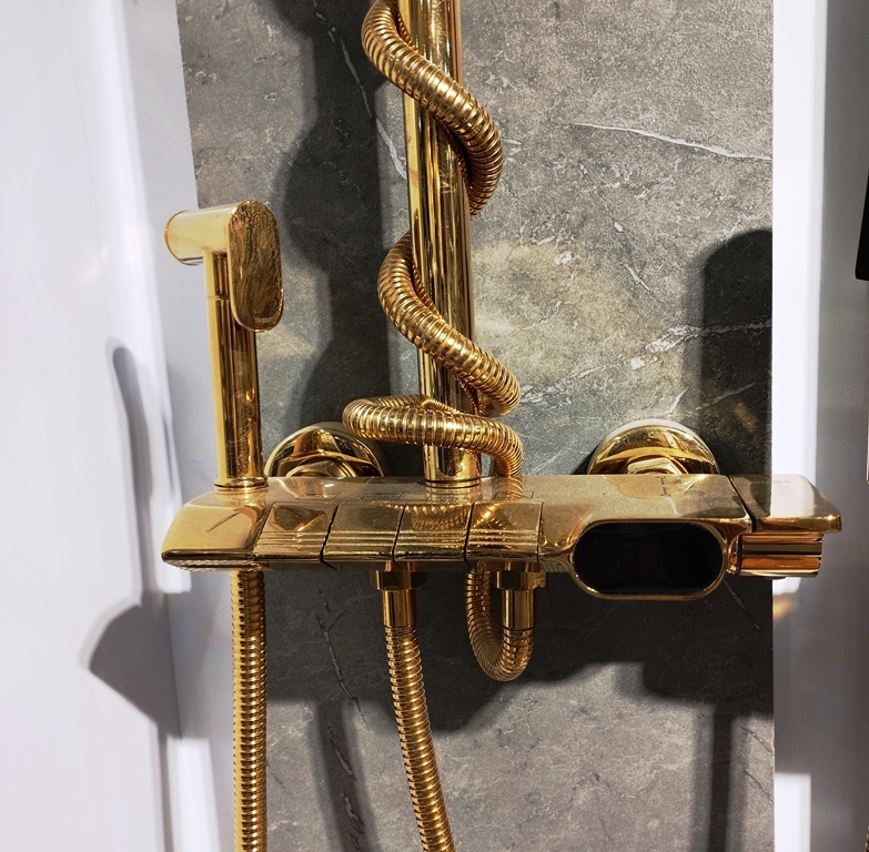 دوش حمام نمایشگردار مدل پیانویی برند BRIMIX با رنگ طلایی لوکس