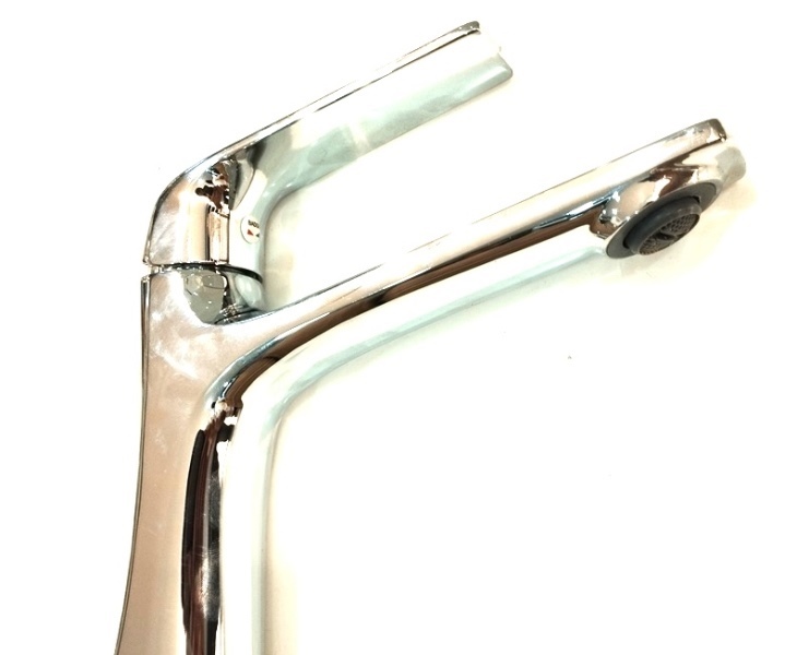 نصب و اجرای شیر روشویی هایشن در یک سرویس بهداشتی لوکس