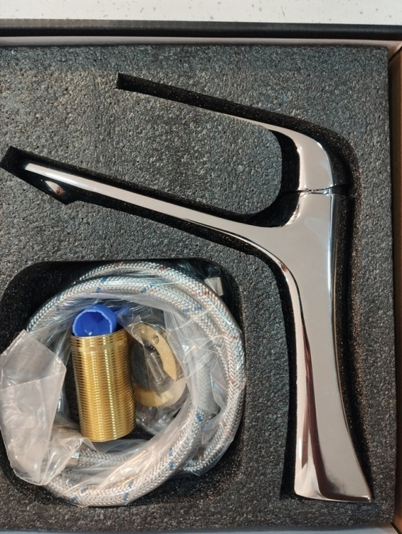 تجربه جریان نرم و یکنواخت آب با شیر روشویی سنگین وزن هایشن