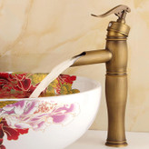 شیر روشویی پایه بلند بامبو با طراحی منحصر به فرد در سرویس بهداشتی لوکس