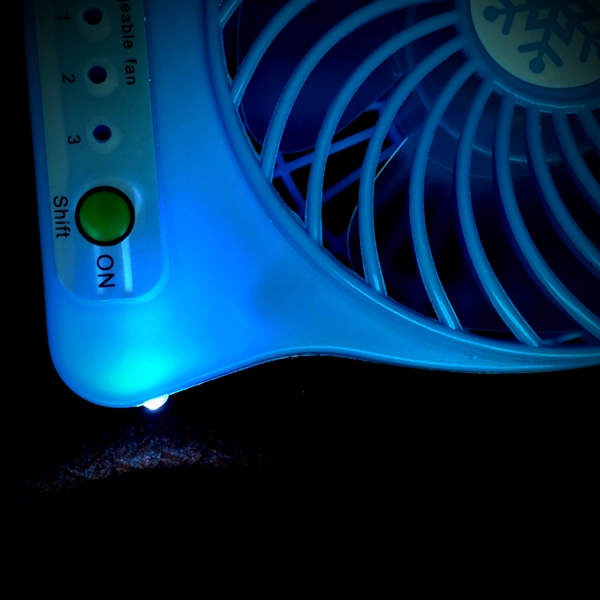 پنکه با نور LED به عنوان چراغ خواب و مطالعه
