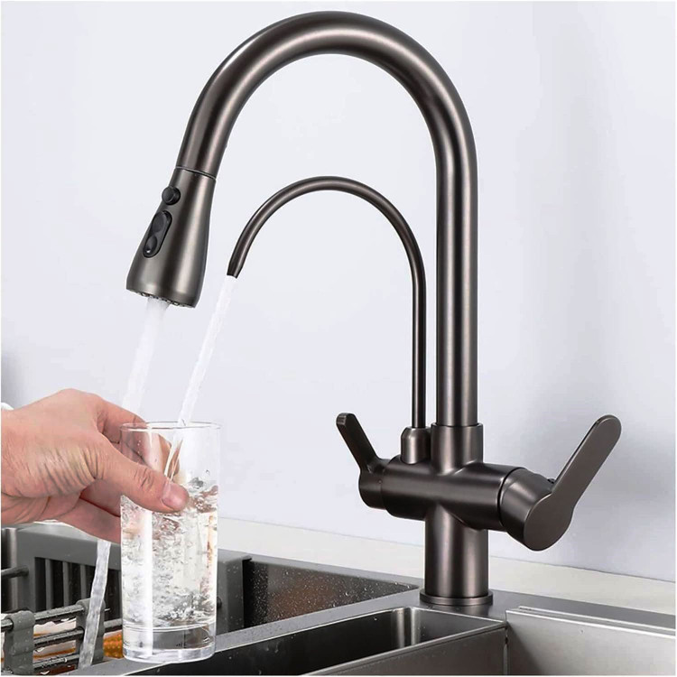 استفاده آسان از شیر شاوری دیکالان برای شستشوی ظروف بزرگ