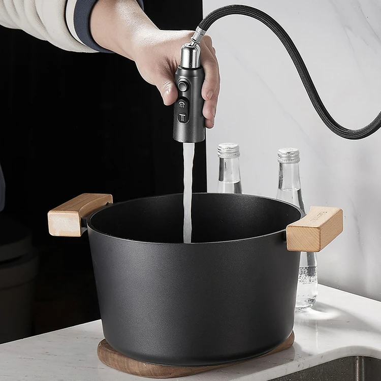 شیلنگ شاوری شیر دیکالان در عملکرد