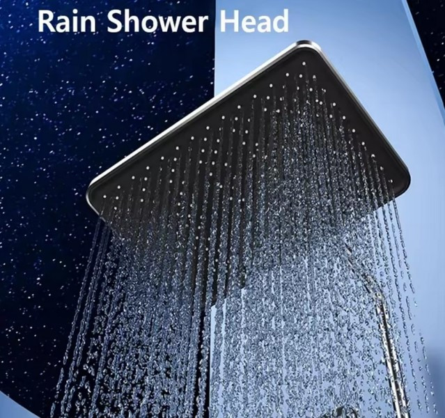 نمایشگر دیجیتال بزرگ و خوانا دوش سان مارینو برای نمایش دقیق دمای آب