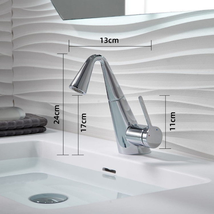 شیر در حالت تبدیل به دوش دستی برای شستشوی دقیق