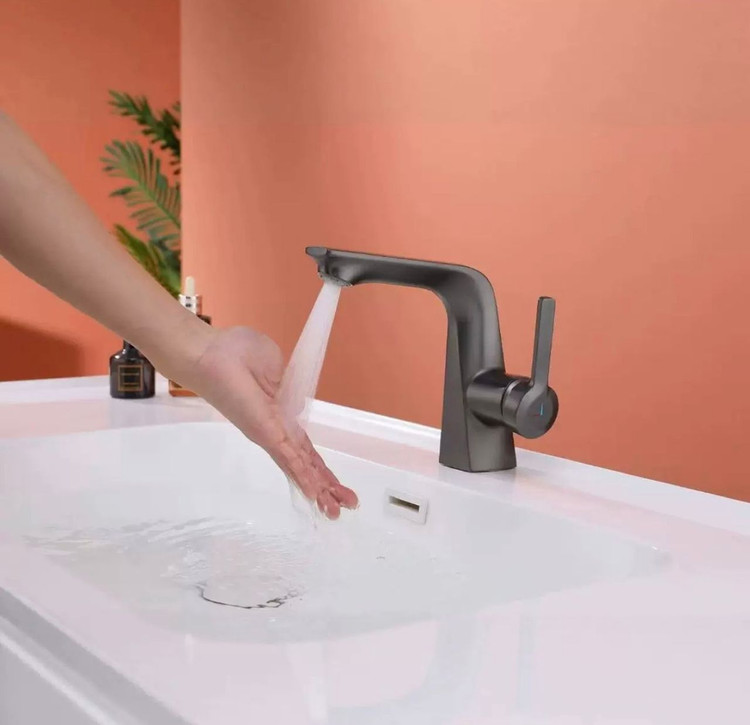 نمای نزدیک شیر Hyshin 2603 با کیفیت ساخت بالا